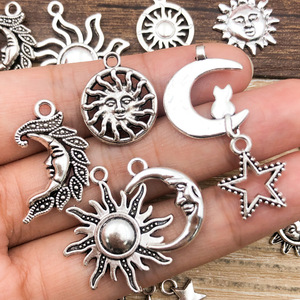 Colgante de Aleación Plateada Antigua con Formas Mixtas de Sol, Luna y Estrella, Accesorios de Joyería DIY, Fornituras Artísticas Retro - Product Image 2
