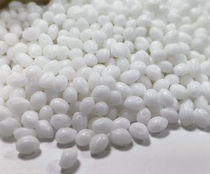 Extrusion de granules de résine de PVC vierge pour tubes d'emballage cosmétique de qualité supérieure et raccords de tuyauterie - Product Image 2