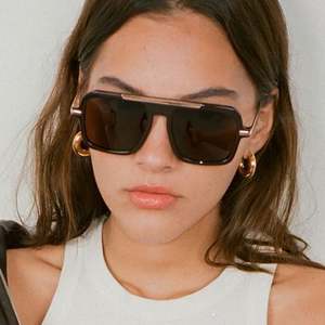 Lunettes de soleil carrées rétro à grande monture, logo personnalisé, mode 2025, UV400, en alliage, style pilote, pour femmes et hommes - Product Image 4