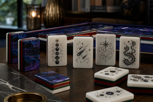 Juego de Mahjong Acrílico Azul Cósmico Personalizado, Fichas de Juego Grabadas con Temática Astronómica de Alta Gama, con Estuche de Cuero - Product Image 5
