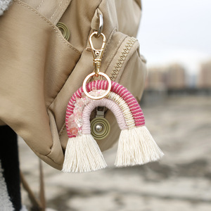Promotion <span class=keywords><strong>2022</strong></span> : Bijoux, Cadeaux, Pendentif, Breloque de sac à pompon, Porte-clés de voiture, Porte-clés tressé arc-<span class=keywords><strong>en</strong></span>-ciel style bohème - Product Image 1