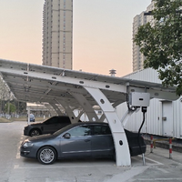 Système de montage de carport solaire pour parkings industriels, structure en acier durable, solutions d'installation photovoltaïque personnalisées, résistance au vent