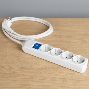Regleta Blanca con Interruptor, 3680W, 4 Tomas, Cable de 5m, 250V, 16A (Solera 8054IL) - Product Image 2