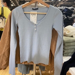 Maglietta da donna con collo rotondo a tre bottoni a <span class=keywords><strong>maniche</strong></span> <span class=keywords><strong>lunghe</strong></span> a <span class=keywords><strong>maniche</strong></span> <span class=keywords><strong>lunghe</strong></span> alla moda di alta qualità con scollo rotondo di alta qualità Brandy BM - Product Image 1
