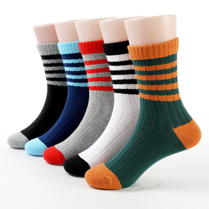 Calcetines de algodón peinado suave a rayas de colores personalizados OEM <span class=keywords><strong>para</strong></span> bebés, niños pequeños, y niños/as, calcetines escolares de algodón <span class=keywords><strong>para</strong></span> niños/as. - Product Image 1