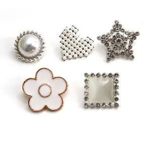 Botones de Metal personalizados para mujer, botones de perlas para ropa, diamantes de imitación, moda al por mayor