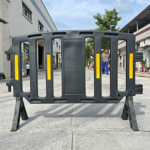 Barrera de Tráfico de Plástico HDPE de 1500*1000 mm Moldeada por Soplado, Barrera de Seguridad Temporal para Control de Multitudes - Product Image 1