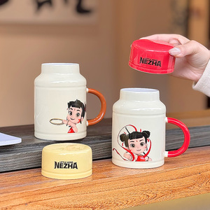 Taza de Cerámica Zuo Mu Little Hero Nezha con Tapa y Asa, a Prueba de Fugas, para Regalos y Uso Doméstico, Primavera 2025 - Product Image 2