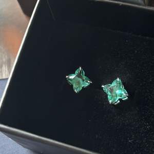 ต่างหูเพชร S925 เงินแท้ รุ่นนอร์ธสตาร์เลค กรีน ดีไซน์วินเทจ ดีไซน์เฉพาะกลุ่ม สำหรับคู่รักที่มีอารมณ์เย็นหวาน - Product Image 3