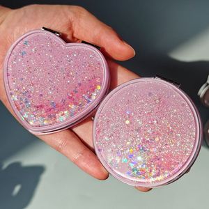 Miroir de poche pliable double face à paillettes en forme de cœur, effet sable mouvant liquide brillant, OEM d'usine - Product Image 1