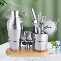 Création Service à Cocktail de Luxe de Haute Qualité Set Shaker en Or Rose Set à Cocktail en Acier Inoxydable avec Support en Bambou pour Mixologue