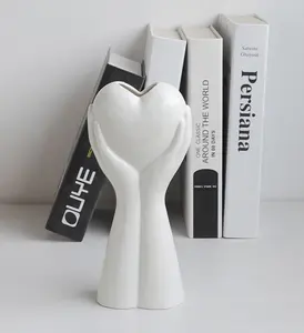 New design white ceramic modern luxury vase holding heart wedding flower vases for home decor