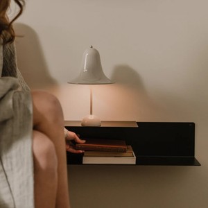 رف حائط حديث معلق من الحديد، تصميم بسيط وفاخر، رف عرض وتخزين ديكوري على شكل حرف واحد - Product Image 2