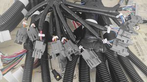 Arnés de cableado de motor de coche personalizado de fabricante, conjuntos de cables automotrices OEM con conectores Deutsch - Product Image 2
