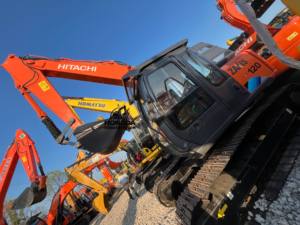 Excavadora Usada Hitachi ZX120 de Segunda Mano, 12 Toneladas, Modelo 2022, Motor de Alta Calidad, Máquina con Accesorios en Venta - Product Image 6