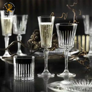 Calice di Vino in Cristallo Personalizzato con Diamanti, Elegante Bicchiere Decorativo Trasparente per Bar e Matrimoni - Product Image 5