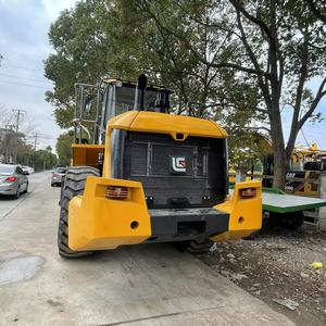 รถตักล้อยาง LG856H 4WD รุ่นขายดี พร้อมเครื่องยนต์และปั๊มคัมมินส์ เหมาะสำหรับงานในสวน - Product Image 4