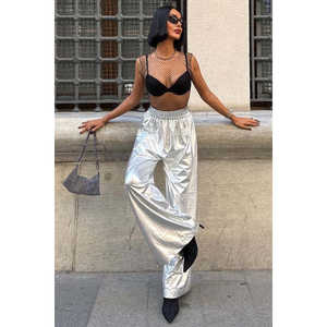 Pantalon Miracle Lake Plazzo argenté taille haute jambe large en satin anti-plis pour femme - Product Image 6