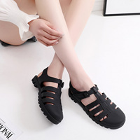 Sandales romaines minimalistes d'été pour femmes avec fermeture à boucle, en PVC, à semelle plate, imperméables, tendance et polyvalentes, type Jelly Shoes