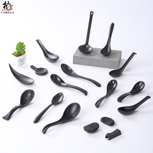 ช้อนรับประทานอาหารช้อนพลาสติกเคลือบเงาสำหรับซุปข้าวใช้ซ้ำได้สีดำแบบปรับแต่งได้สไตล์ญี่ปุ่นขนาดใหญ่ - Product Image 5