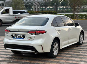 سيارة ليفين تويوتا مستعملة بحالة جيدة، 60000 كم، بدون حوادث، بدون سجلات تأمين، موديلات 2019، 2018، 2020، 2022 متوفرة في المخزون - Product Image 3