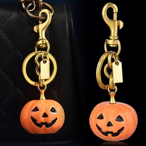 Porte-clés Lanterne d'Halloween Classique Citrouille Sourire Dessin Animé en Métal, Pendentif de Sac - Product Image 1