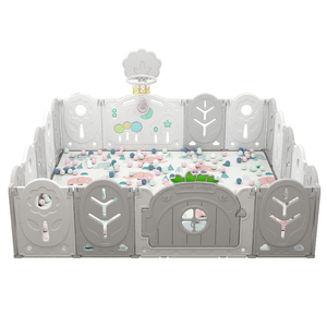 Parque de juegos infantil Meicao para interiores, valla protectora de oso, tapete de juego de plástico para gatear, características de parque de atracciones para el juego de los niños - Product Image 1