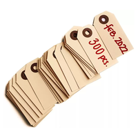 Étiquette suspendue personnalisée en carton kraft beige neutre, style vintage écrit à la main, avec perforation renforcée, en carton robuste, faite à la main pour vêtements