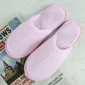 अनुकूलित थोक डिस्पोजेबल स्ट्रिप्ड रंग ऊन चप्पल - Product Image 5