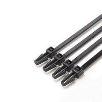 Attache-câble autobloquante en nylon de type plug