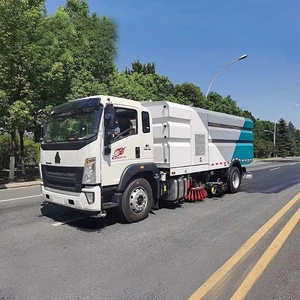 Camión de limpieza de calles con aspiradora HOWO, camión barredor de carreteras de alta presión para carreteras urbanas - Product Image 3