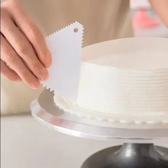Les fabricants vendent grattoir couteau à découper gâteau pain crème grattoir couteau grattoir outils de cuisson ménagers