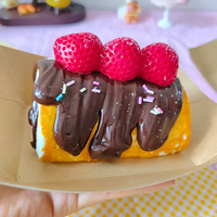 Jouet anti-stress en silicone souple en forme de gâteau aux fraises, mignon, à remontée lente, jouet à presser pour soulager le stress, cadeau pour enfants