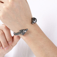 Bracelet jonc ouvert pour homme en acier titane, motif casque de guerrier, nœud celtique, épineux, étoile octogonale, œil d'Horus, style gothique viking