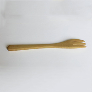 Fourchette à dessert en bambou à trois dents, ustensile en bois naturel pour servir les fruits et les desserts - Product Image 3