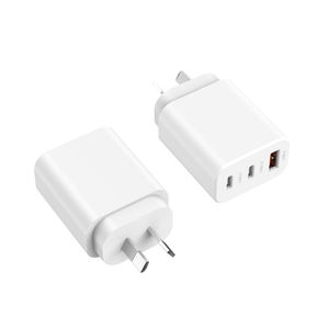 GaN 33 Watt Schnellladegerät 30W <span class=keywords><strong>3</strong></span>-Port PD + PD + QC USB-Ladestation - Product Image 2