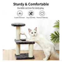 Arbre à chat à 3 niveaux pour chatons d'intérieur, petite tour pour chat avec poteaux à gratter en sisal, maisonnette en peluche avec jouet suspendu