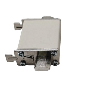 Fusibile Ceramico NH 000GG50V160 a Bassa Capacità di Interruzione, Protezione Efficace, 160A 500V, Blocco Fusibili in Porcellana per Automotive - Product Image 3