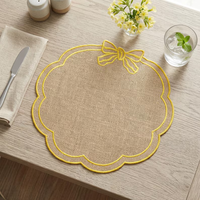 Nouveau design de set de table en tissu de lin brodé de haute qualité avec nœud et sous-plat pour la maison, la cuisine, les mariages et la décoration de fêtes