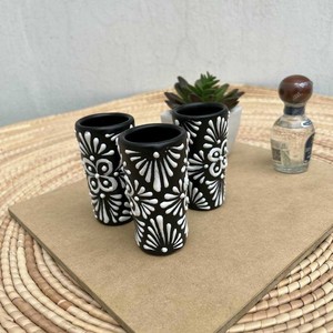 Verres à shot en céramique peints à la main de 2 oz, personnalisés, avec motif de poterie mexicaine Talavera, cadeaux pour amis - Product Image 2