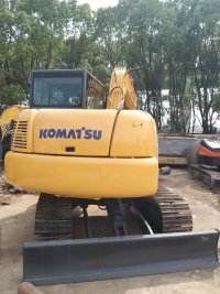 Mini pelleteuse sur chenilles KOMATSU PC70-8 d'occasion Modèle 7 tonnes Capacité du godet 3m Bonne condition avec moteur de pompe à moteur - Product Image 4