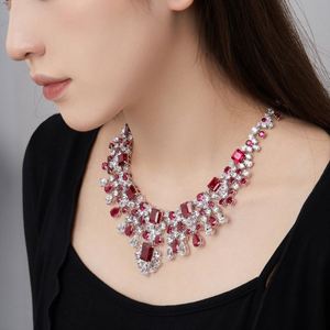 Collar con Colgante de Diamantes de Imitación 5A, Color Verde y Rojo, Diseño Exagerado y Elegante de Dylam, Ideal para Cenas, Bodas y Eventos - Product Image 6