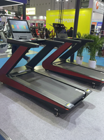 Tapis roulant commercial robuste SK-TX1 avec inclinaison motorisée pour les acheteurs de centres de fitness et d'entraînement cardio en salle de sport