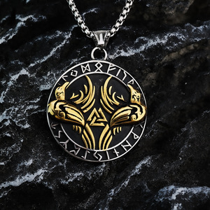 Collar de Hombre de Acero Inoxidable con Colgante de Cuervo Vikingo Nórdico yunnique, Joyería con Diseño Animal y Patrón Geométrico, Accesorio de Moda - Product Image 3