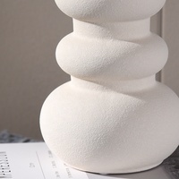 Vente en gros d'accessoires en céramique dans les usines vases pour la maison décorations de chambre vases en céramique personnalisés