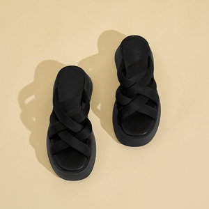 Sandales pour femmes à plateforme respirantes antidérapantes confortables OEM ODM épaisses vendues en gros pour l'<span class=keywords><strong>été</strong></span> <span class=keywords><strong>2022</strong></span> - Product Image 5