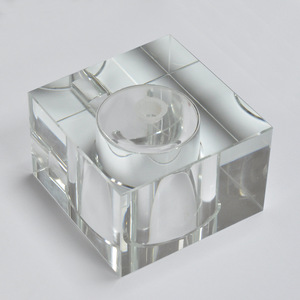 Ensemble de robinet purificateur d'eau Crystal Base 500 ml avec filtre intégré, design minimaliste pour usage domestique - Product Image 1