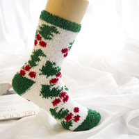 Vente en gros de chaussettes de Noël respirantes pour dormir, chaussons en peluche épais, bas à fourrure, chaussettes chaudes pour l'hiver et la maison