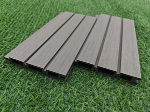 Recinzione WPC Co-Estrusa Premium 1800X1800mm con Palo in Alluminio - Product Image 4