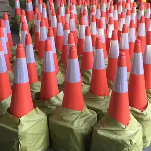 50cm 70cm koni güvenlik kauçuk sıcak satış siyah taban trafik güvenliği pylons cones de traffic ridad trafik için yüksek kalite ve dureable